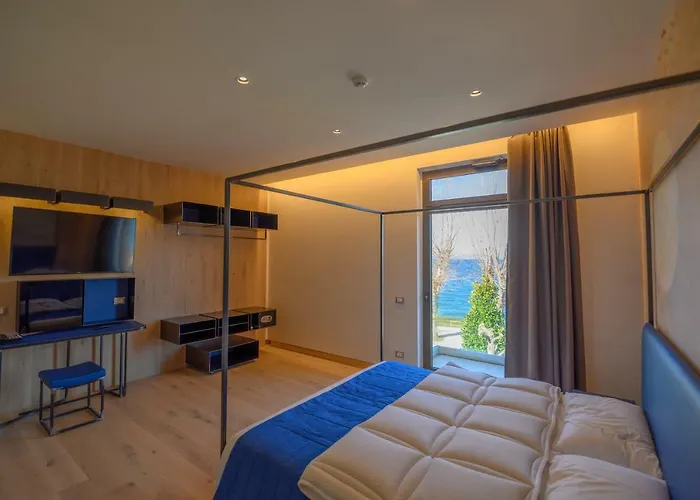 La Carrozza D'oro فندق مونتيفياسكون